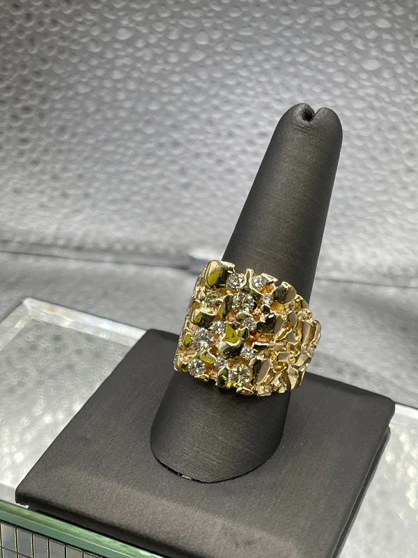 Large Rings-A classic Vintage 14 Karat Yellow Gold Diamond Nugget Ring