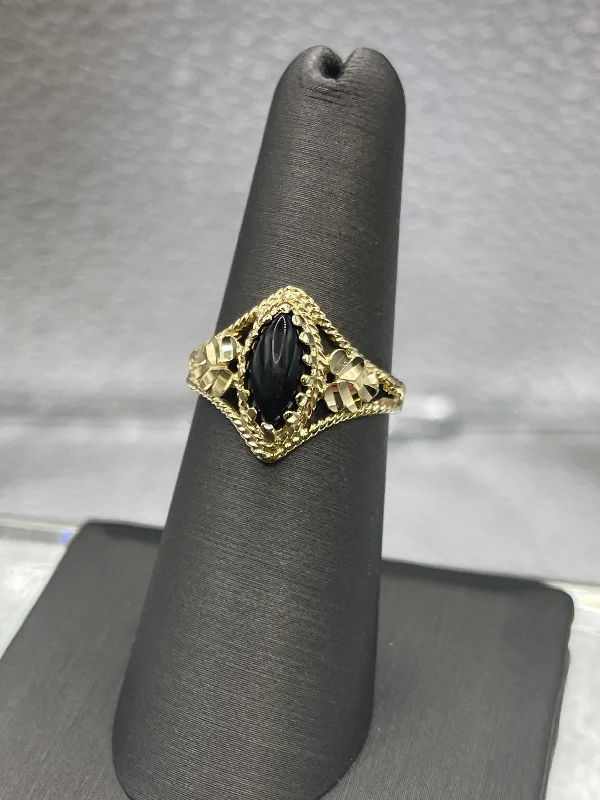 White Gold Engagement Rings-Ladies 14 Karat Yellow Gold Onyx Ring