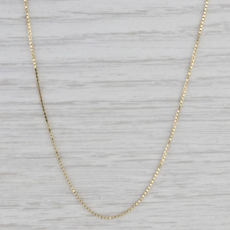 Vintage Gold Necklaces-18" 0.7mm Box Chain Necklace 14k Yellow Gold Lobster Clasp