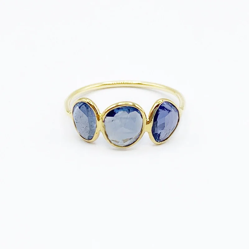 Pear-Shaped Rings-Power of Three Sapphires on Gold