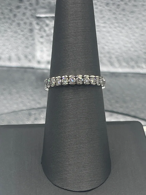 Trendy Rings-Ladies 14 Karat Solid White Gold Diamond Wedding Band