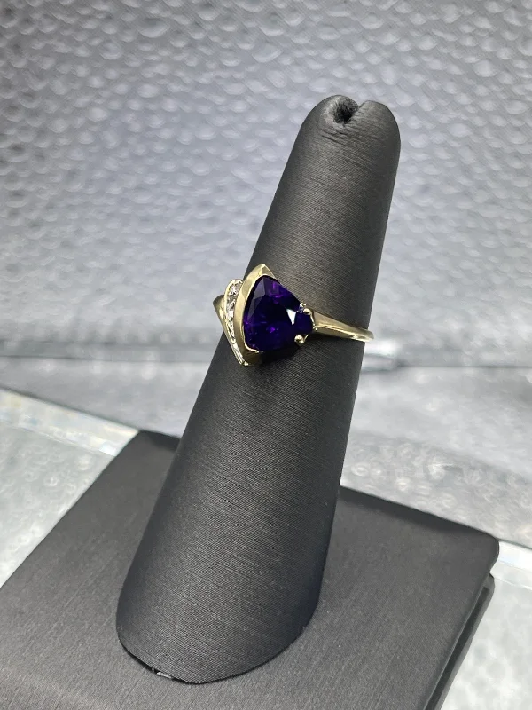 Rose Gold Engagement Rings-A Ladies Lovely 10 Karat Yellow Gold Amethyst & Diamond Ring