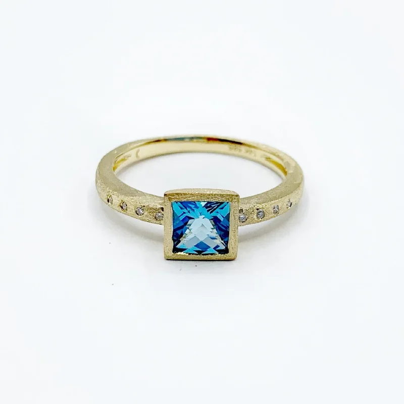 Luxury Diamond Rings-Icy Blue Ocean Topaz