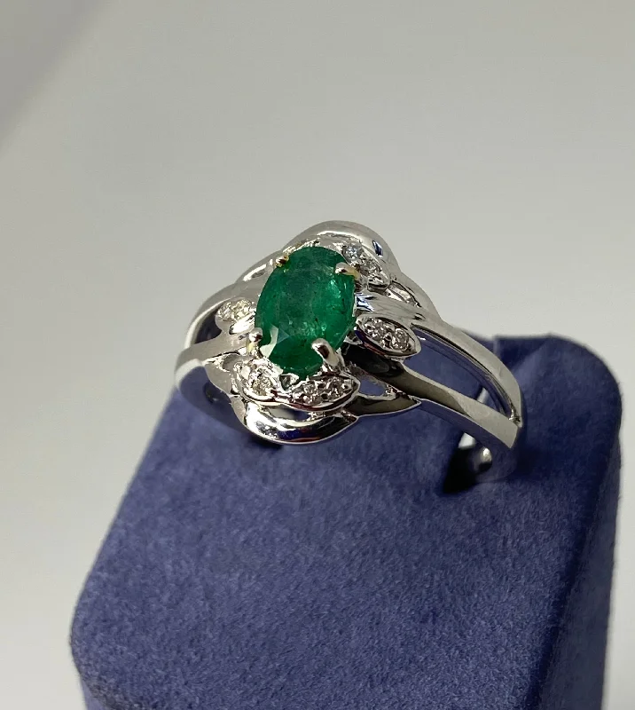 Vintage Gold Rings-White Gold Oval Shape Natural Emerald and Diamond Ring