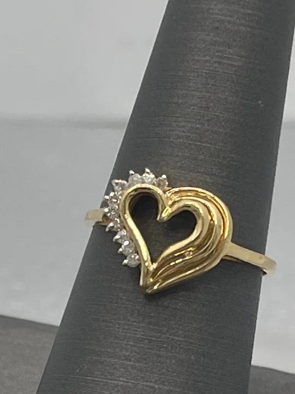 Adjustable Wedding Bands-Ladies 10 Karat Yellow Gold Heart Shaped Diamond Ring