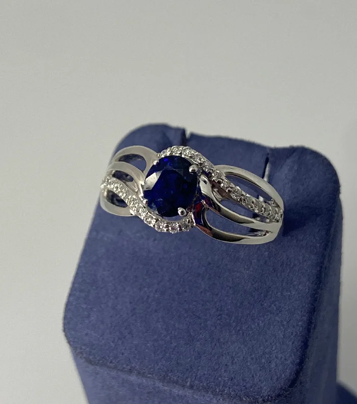 Men's Engagement Rings-White Gold Round-Cut Natural Sapphire and Diamond Ring