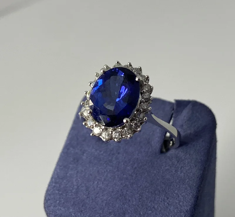 Engagement Rings with Birthstones-White Gold Oval-Shape Natural Tanzanite Ring