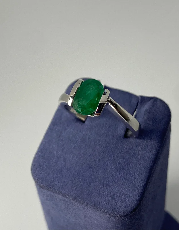 Colored Sapphire Rings-White Gold Oval Shape Natural Emerald Ring